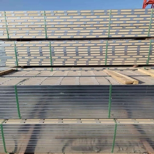 新型建筑材料钢包木 生产厂家