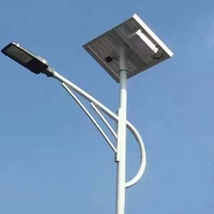 太阳能储控一体机路灯