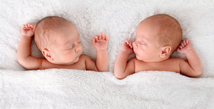 双胞胎男孩应该如何取名 准爸妈们需要注意哪些