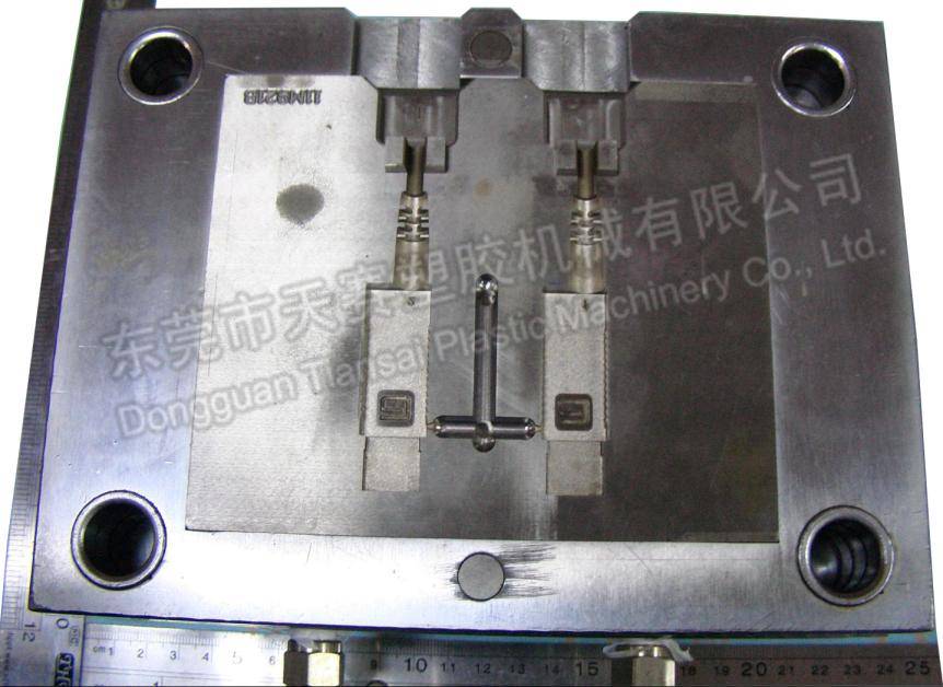 2025-07-24天赛 USB接口 低压注塑模具
