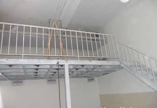 厂房钢结构隔层搭建，外挂钢结构楼梯制作