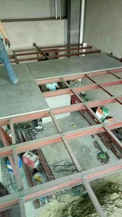 楼顶扩建二层，室内搭建阁楼二层钢结构平台